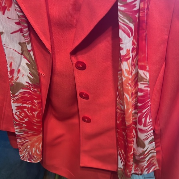 Evan Picone suit, coral color with scarf, size 12, EUC, jacket/pencil skirt - Picture 6 of 14